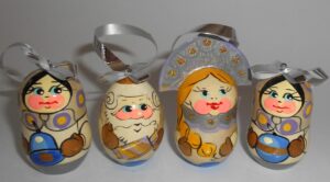 Christmas décor in silver 7-set nesting Doll Babooshki s BOX SET