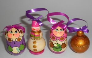 Christmas décor in violet/gold 7-set nesting Doll Babooshki s BOX SET