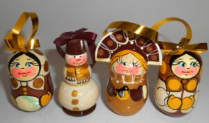 Christmas décor in gold 7-set nesting Doll Babooshki s BOX SET