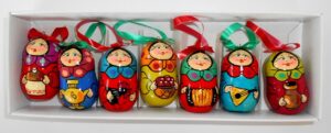 Christmas décor village girls 7-set   Babushka Matryoshka nesting Doll  Babooshki Babushkas BOX SET