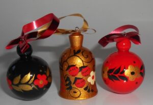 Christmas décor bells and spheres 7-set nesting Doll Babooshki s BOX SET