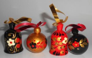 Christmas décor bells and spheres 7-set nesting Doll Babooshki s BOX SET