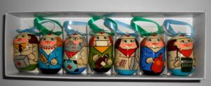Christmas décor Doctors 7-set   Babushka Matryoshka nesting Doll  Babooshki Babushkas BOX SET