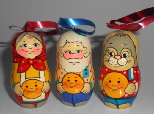 Christmas décor The Bun (Kolobok) fairy tale 6-set nesting Doll Babooshki s BOX SET