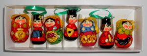 Christmas décor Village family 7-set   Babushka Matryoshka nesting Doll  Babooshki Babushkas BOX SET
