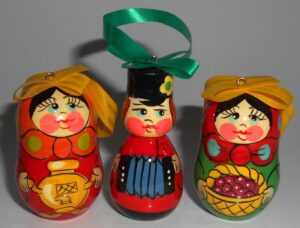 Christmas décor Village family 7-set nesting Doll Babooshki s BOX SET