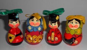 Christmas décor Village family 7-set nesting Doll Babooshki s BOX SET