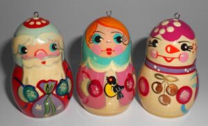 Christmas décor Santa-Snowman-Snowmaiden 6-set nesting Doll Babooshki s BOX SET