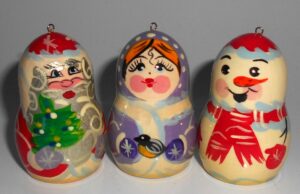 Christmas décor Santa-Snowman-Snowmaiden II 6-set nesting Doll Babooshki s BOX SET
