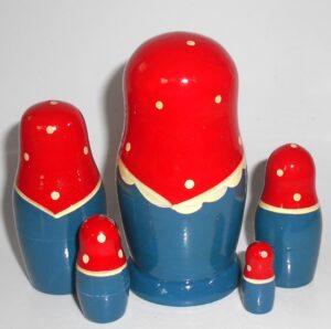Semenov red scarf and roses 5-set nesting Doll Babooshki s Classic Village Traditional