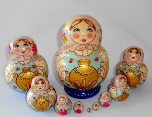Girl with gold Samovar 10-set Babushka Matryoshka nesting Doll Babooshki Babushkas Classic Village Traditional