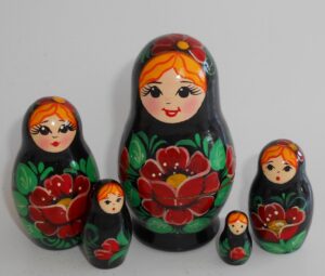 Nolinsk with poppies in black dress 5-set  Babushka Matryoshka nesting Doll Babooshki Babushkas Classic Village Traditional