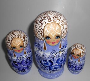 Nata in violet/blue lace dress medium nesting Doll Babooshki s