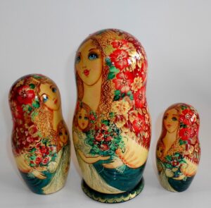 Angels as flower girls red scarf 5-set large nesting Doll Babooshki s
