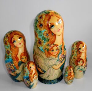 Angels as flower girls light green scarf 5-set large nesting Doll Babooshki s