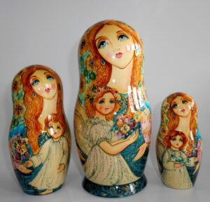 Angels as flower girls light green scarf 5-set large nesting Doll Babooshki s