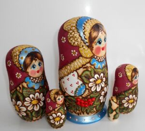 Tamara old-rose scarf 3D rowan berries nesting Doll Babooshki s