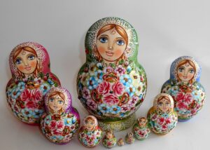 Kira green scarf with 3D ladybugs 10-set large Babushka Matryoshka nesting Doll Babooshki Babushkas