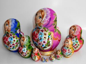 Kira purple scarf with 3D ladybugs 10-set large nesting Doll Babooshki s