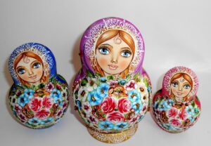 Kira purple scarf with 3D ladybugs 10-set large nesting Doll Babooshki s
