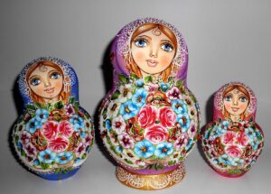 Kira purple scarf with 3D ladybugs 10-set large nesting Doll Babooshki s