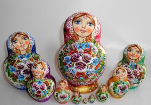 Kira red scarf 10-set large Babushka Matryoshka nesting Doll Babooshki Babushkas