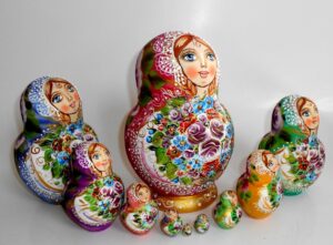 Kira red scarf 10-set large nesting Doll Babooshki s
