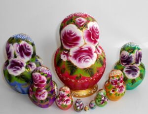 Kira red scarf 10-set large nesting Doll Babooshki s