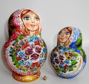 Kira red scarf 10-set large nesting Doll Babooshki s