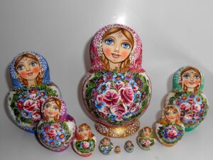 Kira pink scarf 10-set Babushka Matryoshka nesting Doll Babooshki Babushkas