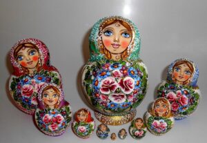 Kira aqua scarf 10-set Babushka Matryoshka nesting Doll Babooshki Babushkas