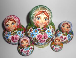 Kira green scarf with 3D ladybugs 10-set nesting Doll Babooshki s