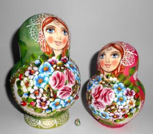 Kira green scarf with 3D ladybugs 10-set nesting Doll Babooshki s