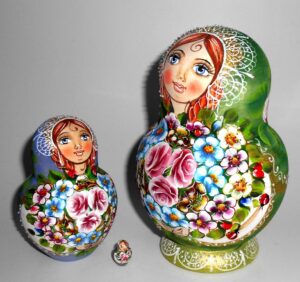 Kira green scarf with 3D ladybugs 10-set nesting Doll Babooshki s