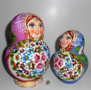 Kira purple scarf with 3D ladybugs 10-set nesting Doll Babooshki s