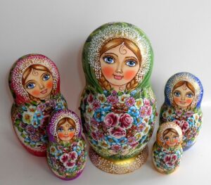 GIANT Kira green scarf with 3D ladybugs 10-set huge nesting Doll Babooshki s