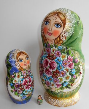 GIANT Kira green scarf with 3D ladybugs 10-set huge nesting Doll Babooshki s