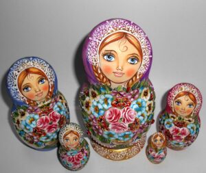 Kira purple scarf purple back flowers nesting Doll Babooshki s
