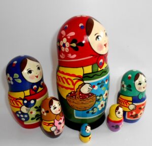 Village red/green dress XLarge 6-set nesting Doll Babooshki s Classic Village Traditional