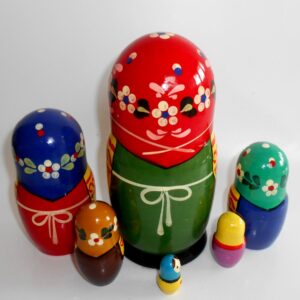 Village red/green dress XLarge 6-set nesting Doll Babooshki s Classic Village Traditional