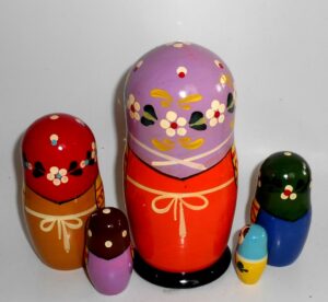 Village purple scarf 5-set nesting Doll Babooshki s Classic Village Traditional