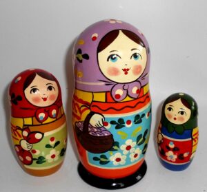 Village purple scarf 5-set nesting Doll Babooshki s Classic Village Traditional