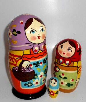 Village purple scarf 5-set nesting Doll Babooshki s Classic Village Traditional