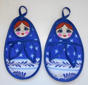 Set Kids Apron blue and two pot holders nesting Doll Babooshki s