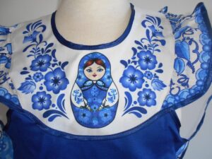Kids Apron blue with collar ‘three s’ nesting Doll Babooshki s