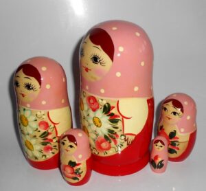 Semenov pink scarf white daisies 5-set nesting Doll Babooshki s Classic Village Traditional