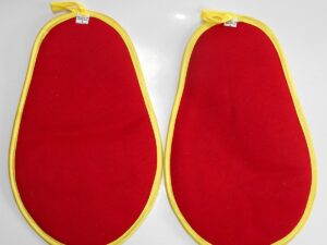 Pot holders set: 2 large and 2 small in red