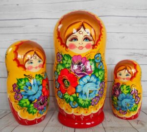 Vera yellow scarf 7-set huge nesting Doll Babooshki s