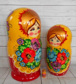 Vera yellow scarf 7-set huge nesting Doll Babooshki s