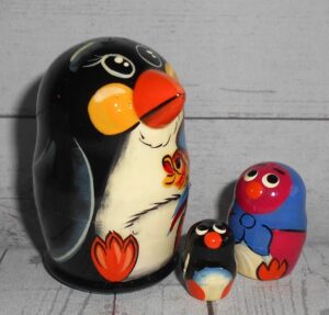 MINI Funny Penguin with gold fish mini 5-set TINY nesting Doll Babooshki s